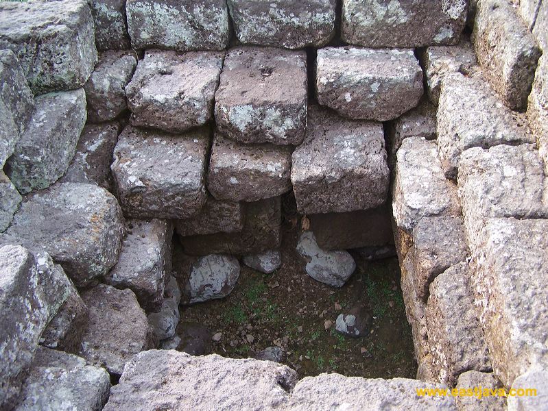 cungkup_temple_14.jpg