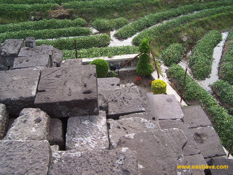 cungkup_temple_20.jpg